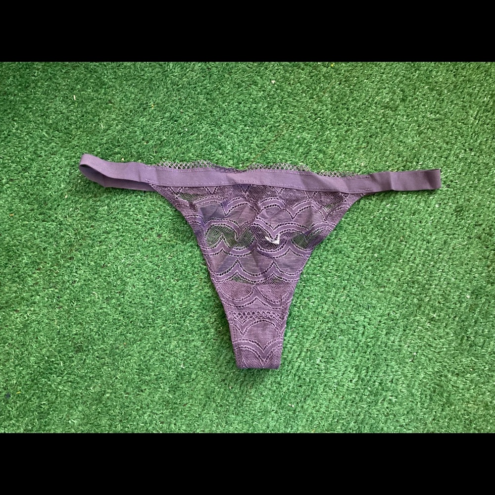 Medium NWOT Women’s Vintage Simone LaPerla Milizia plum purple lace panty …